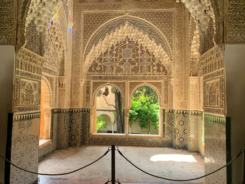Granada: Alhambra Complex Guided Tour with Ticket - Skip-the-line value: what $60 buys in real time