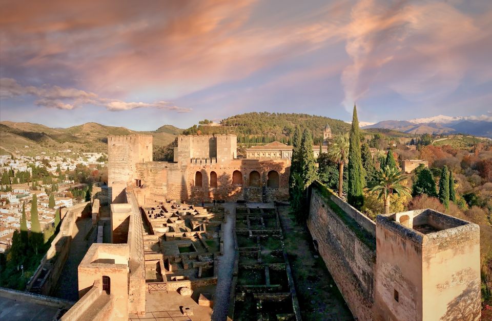 Granada: Alhambra Fast-Track Guided Tour - Generalife Gardens: where the day starts to feel like a retreat