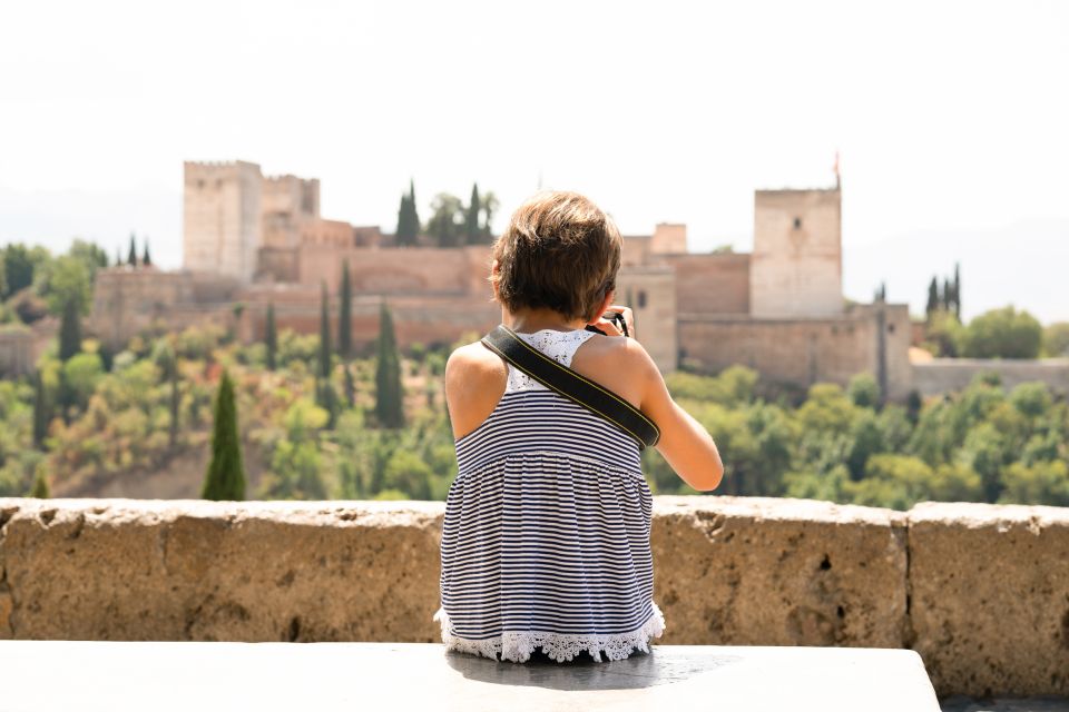Granada: Alhambra Full Complex & Andalusi Monuments Tickets - Generalife Gardens: How to Make the Walk Feel Like the Main Event
