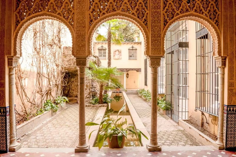 Granada: Alhambra & Gardens Tour w/Nasrid Palaces Option - Practical Tips so You Don’t Lose Your Time Slot
