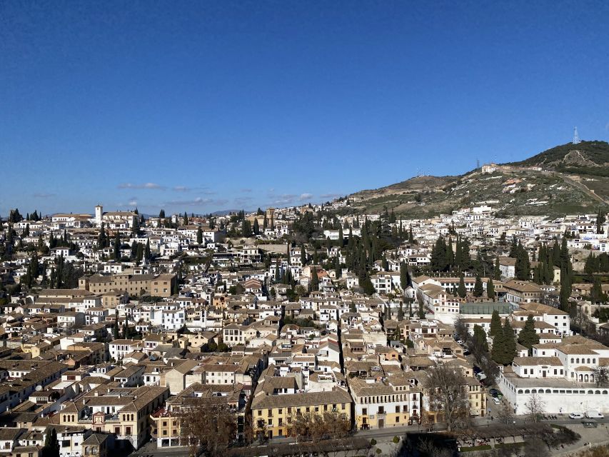 Granada: Alhambra & Generalife Fast-Track Guided Tour - What you see between the palaces: views and the city-within-a-city feeling