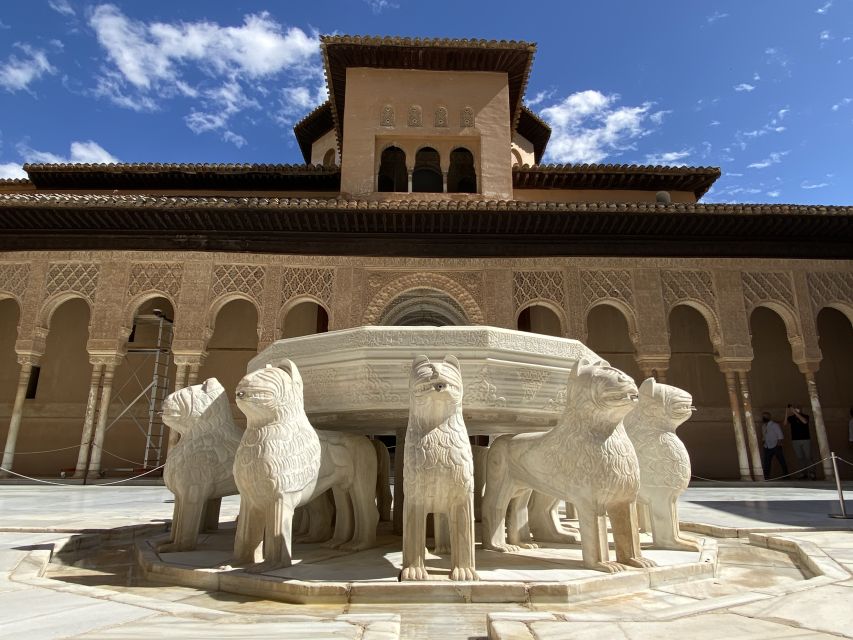 Granada: Alhambra & Generalife Fast-Track Guided Tour - Practical tips that can make or break your photos and comfort