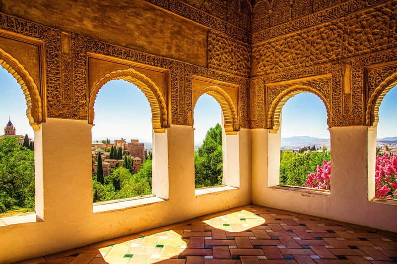 Granada: Alhambra, Generalife & Nasrid Palaces Guided Tour - Your 2.5-hour route: what you’ll see and why it flows