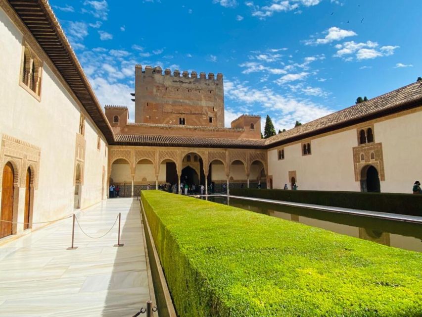 Granada: Alhambra Guided Tour with Nasrid Palaces - Skip-The-Line Entry and the Smart Start at Polinario Café Bar