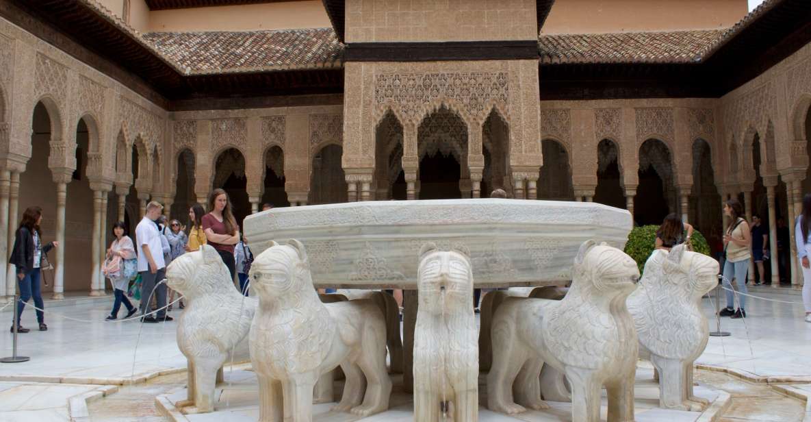 Granada: Alhambra Guided Tour with Nasrid Palaces - Generalife: From the Resort-Feel to the Water Sounds
