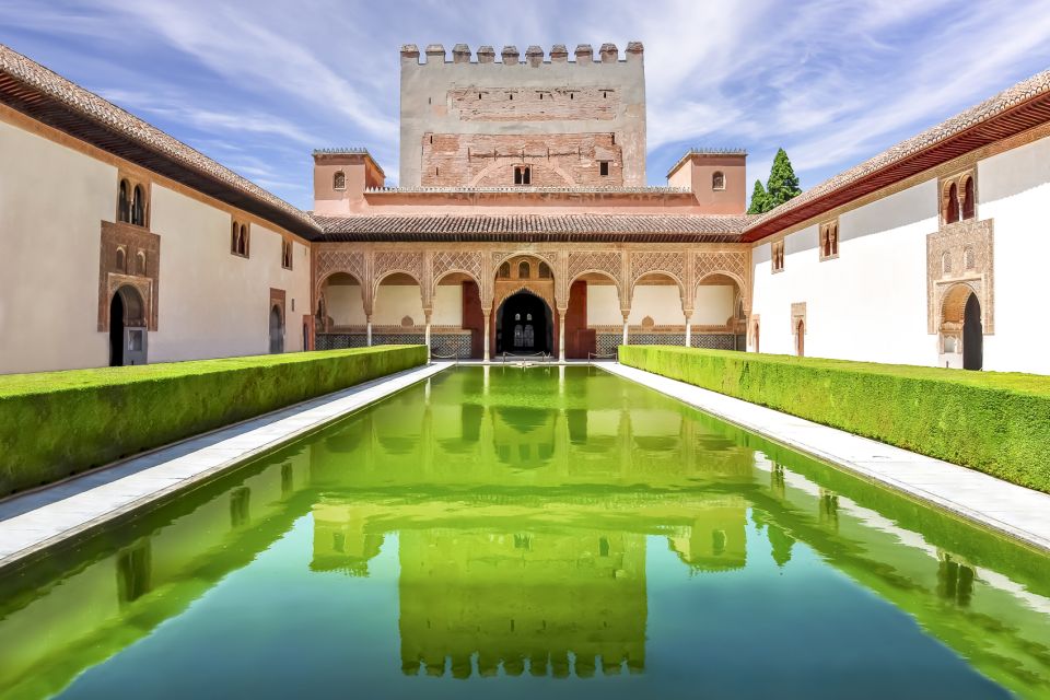 Granada: Alhambra, Nasrid, and Generalife Private Tour - Timing tips: don’t gamble with a tight schedule after
