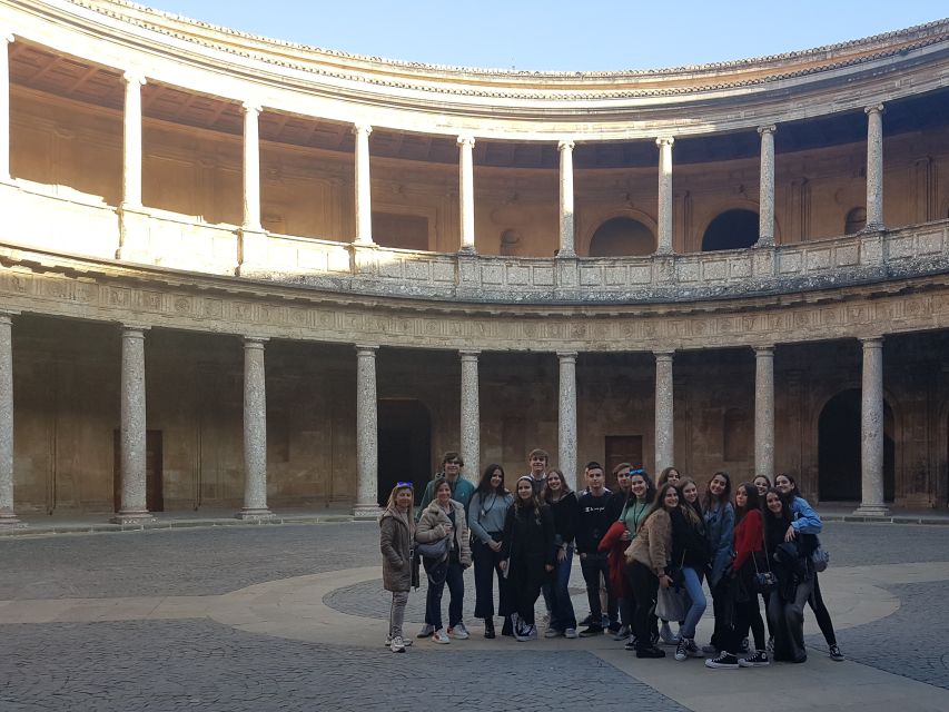 Granada: Alhambra, Nasrid Palaces, & Generalife Guided Tour - Group size, language, and meeting-point reality checks