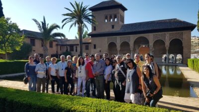 Granada: Alhambra, Nasrid Palaces, & Generalife Guided Tour - Meeting at La Mimbre and getting inside on time