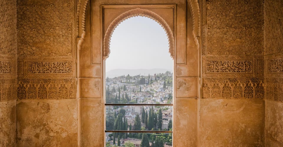 Granada: Alhambra & Nasrid Palaces Small Group Guided Tour - Granada Alhambra in 3 Hours: what you really get
