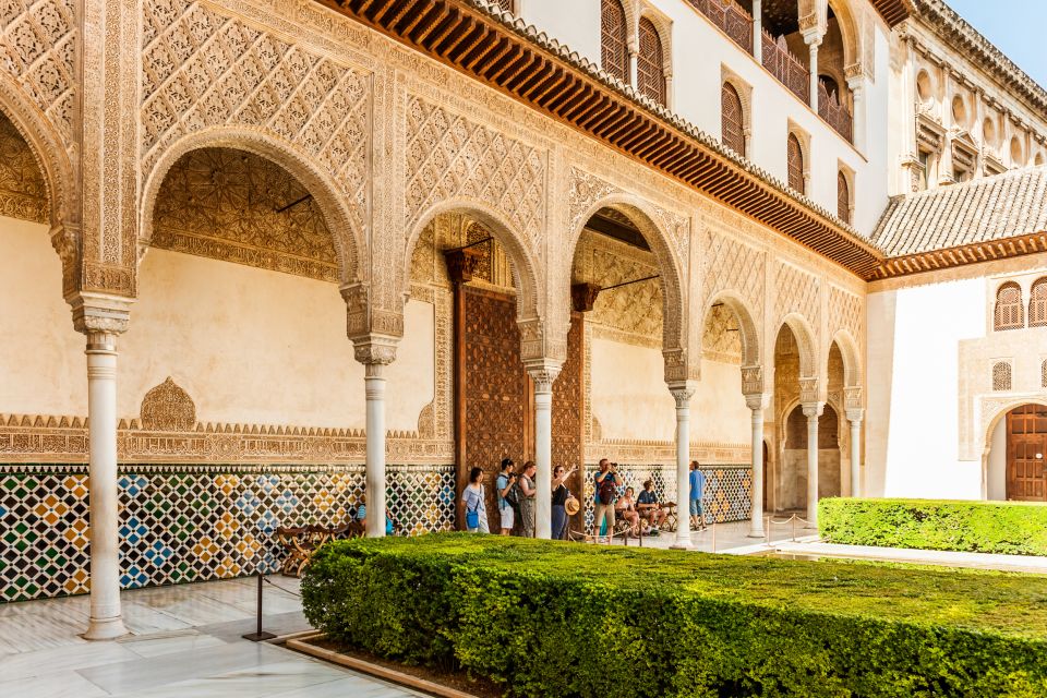 Granada: Alhambra & Nasrid Palaces Tour with Tickets - Priority access and tickets: the value math (and why it matters)