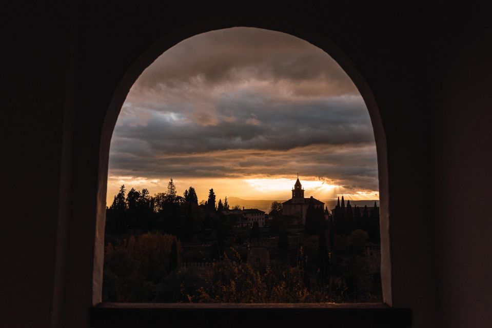 Granada: Alhambra Night Visit Entry Ticket - Nasrid Palaces after sunset: Mexuar, Comares, and the Lions sequence