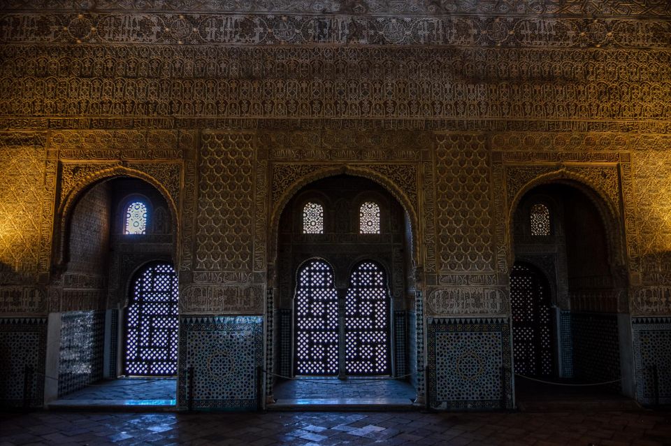 Granada: Alhambra Night Visit Entry Ticket - Crowd reality: timed tickets, group size, and tight passages