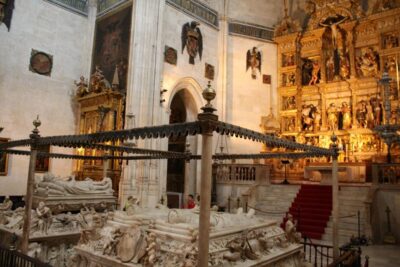 Granada: Cathedral & Royal Chapel Skip the Line Tour - Royal Chapel of Granada: Isabelline Gothic and Royal Burials
