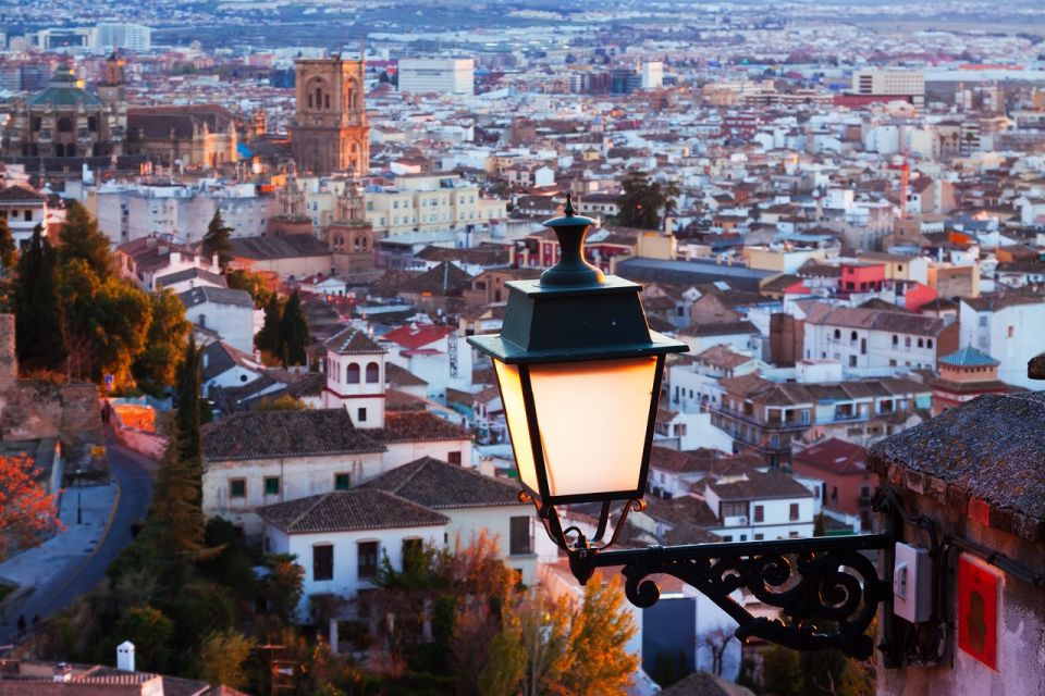 Granada: Cathedral & Royal Chapel Skip the Line Tour - Your Guide’s Job: Making the Architecture and Royal Stories Click