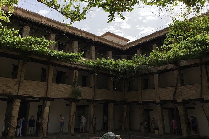 Granada City Center and Albaicin Private Tour - Plaza Bib-Rambla: Where Granada Still Feels Like Granada