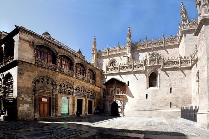 Granada: City center and Albaicin Private Tour - Starting at Plaza Nueva: Getting Oriented Fast