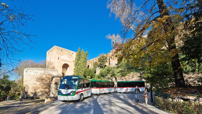 Granada City Tour Hop-On Hop-Off Train - Stop 2: Puerta de la Justicia