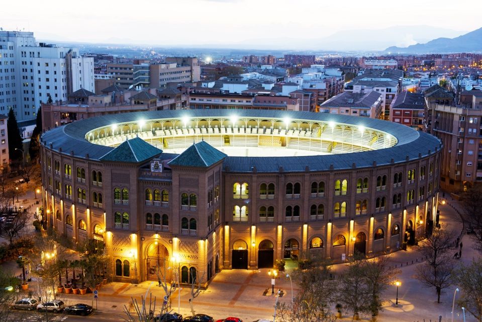 Granada City Train 1 or 2-Day Hop-On Hop-Off Ticket - Key highlights at a glance