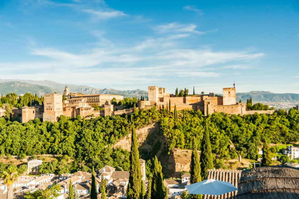Granada City Train 1 or 2-Day Hop-On Hop-Off Ticket - What it feels like onboard: audio in 12 languages, but bring your own headphones