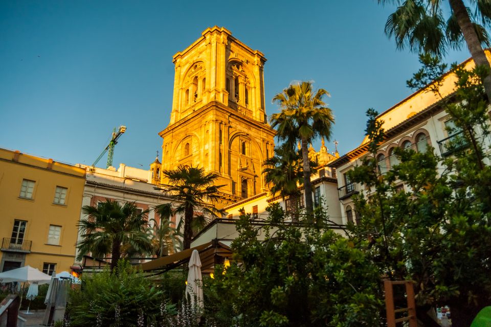 Granada City Train 1 or 2-Day Hop-On Hop-Off Ticket - Building your day plan: simple loops that work with real energy levels