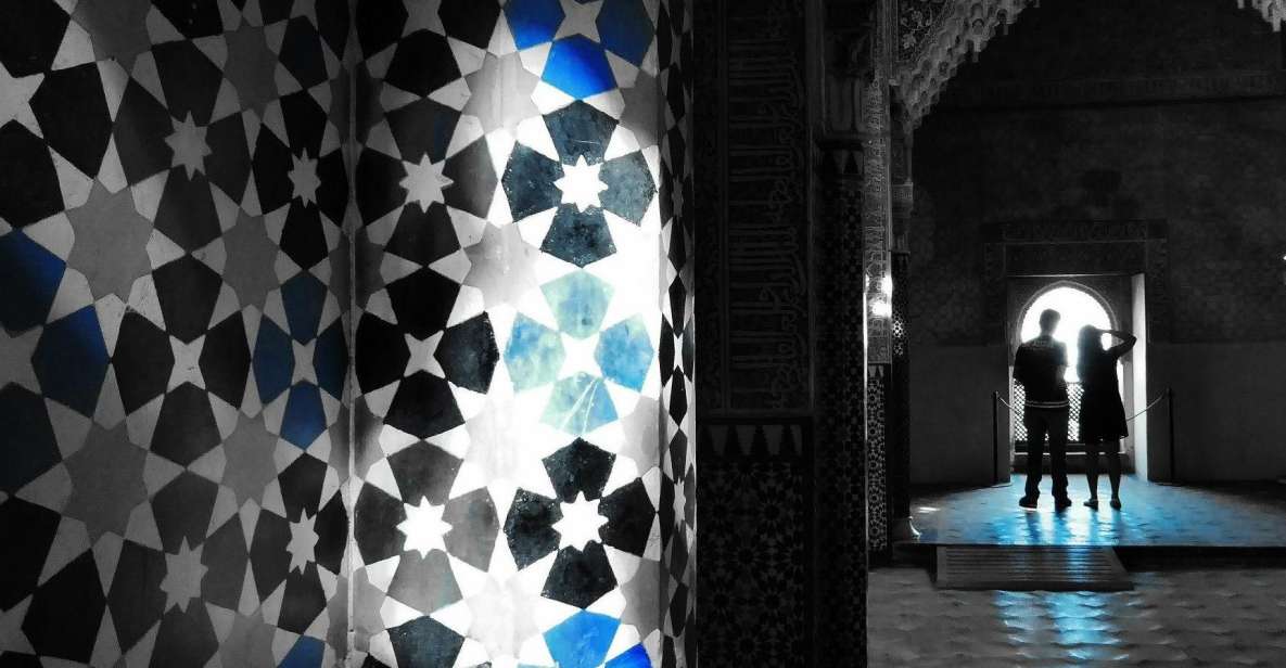 Granada: Fast-Track Alhambra & Nasrid Palaces Guided Tour - Courtyard of the Lions: The Symmetry You Feel, Not Just See
