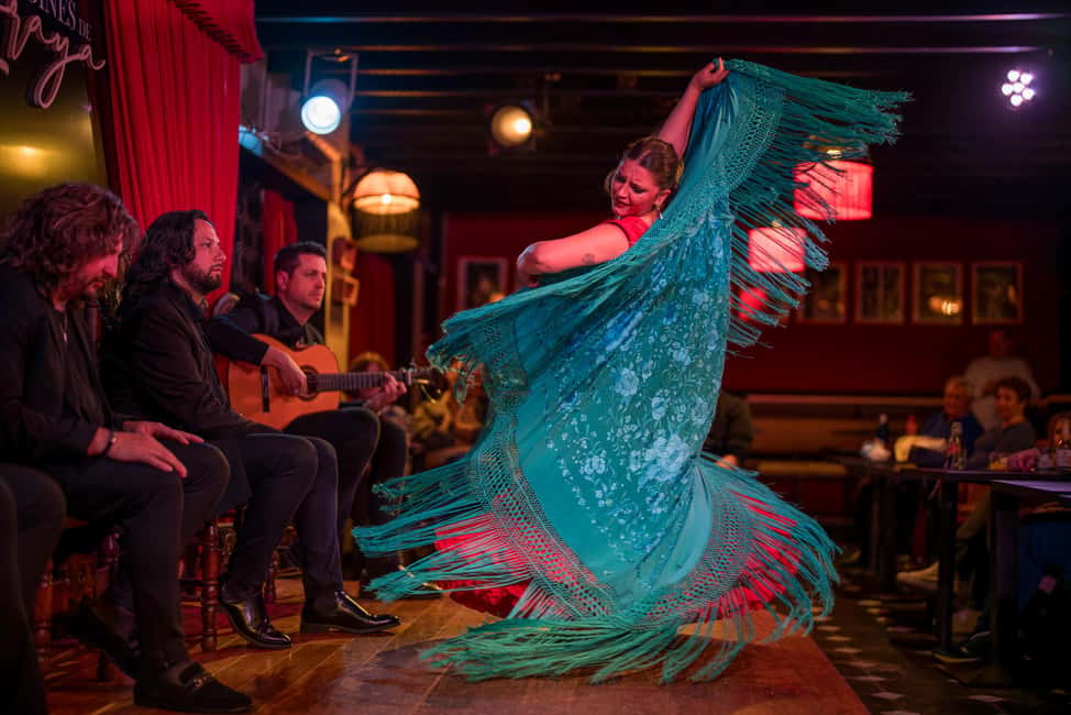 Granada: Flamenco Show with Dinner at Jardines de Zoraya - Dinner + Flamenco at Jardines de Zoraya: the real pacing
