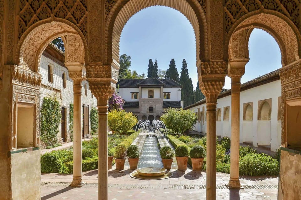Granada: Full Alhambra Premium Guided Tour with Tickets - Alcazaba and Torre de la Vela: Fortified Power in Real Stone
