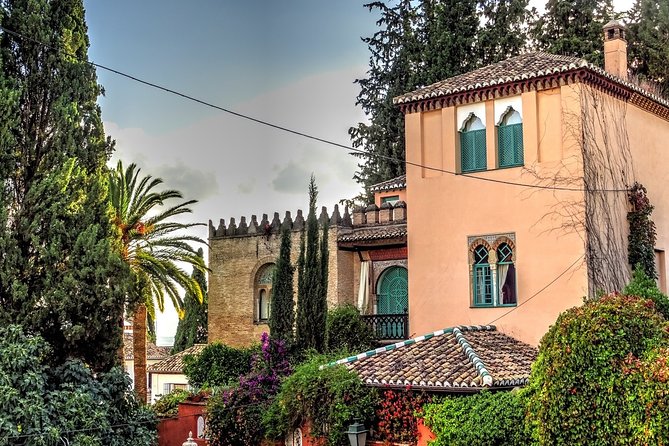 Granada full day: La alhambra completa + el Albaicin y Sacromonte - Free-access Alhambra moments: quick stops that help you orient