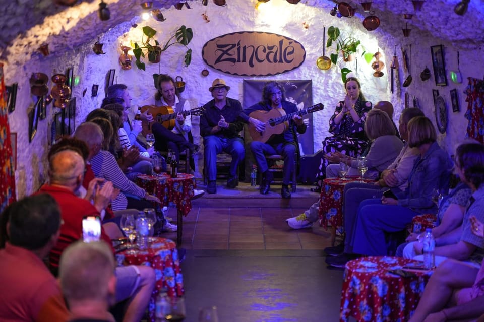 Granada: Live Flamenco Show - Inside the cave: What the venue does to the sound