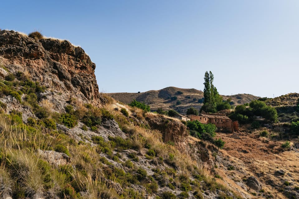 Granada: Los Cahorros de Monachil Canyon Hiking Tour - Stops, Snacks, and Guide Help: How the 3-Hour Hike Feels Fair