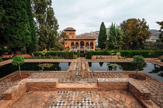 Granada Private Alhambra Tour includes Nazaries Palaces - Meeting at the Alhambra Tickets Office and Timing Realities