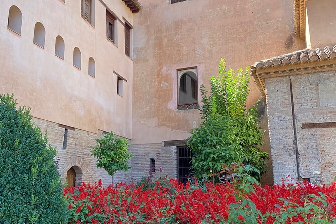Granada Private Alhambra Tour includes Nazaries Palaces - Alcazaba: A Fortress Stop That Changes How You See the Whole Complex