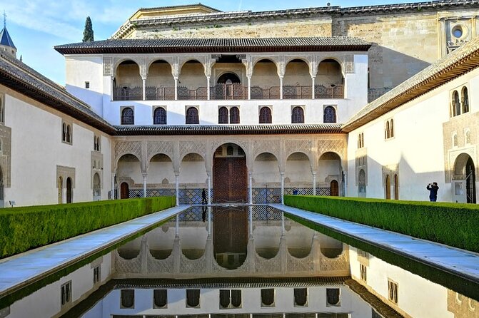 Granada Private Alhambra Tour includes Nazaries Palaces - Palace of Carlos V: Outside and Inside Without the Detour