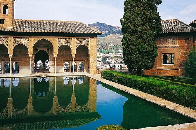 Granada Private Alhambra Tour includes Nazaries Palaces - Price and Value: What You’re Paying For