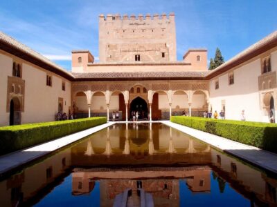 Granada: Tour of Alhambra, Generalife, and Nasrid Palaces - Alcazaba first: Torre de la Vela and views that set the stage