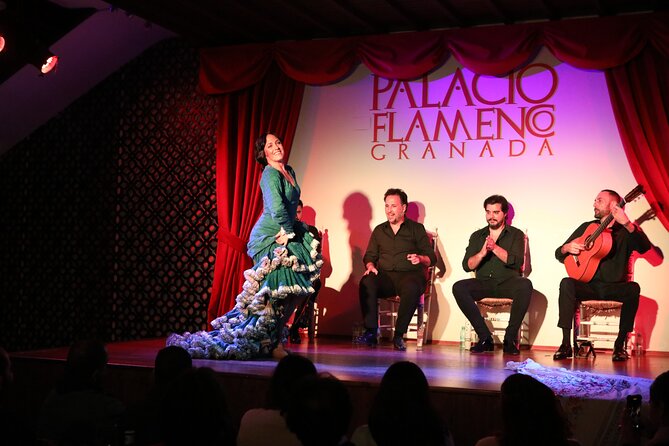 Grenada: Flamenco Palace, the best show in the center - Before the show: bar time, drinks, and a relaxed start
