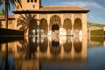Guided tour of Alhambra and Generalife with Nasrid Palaces - Meeting point at P.º de la Sabica: keep it simple, arrive early