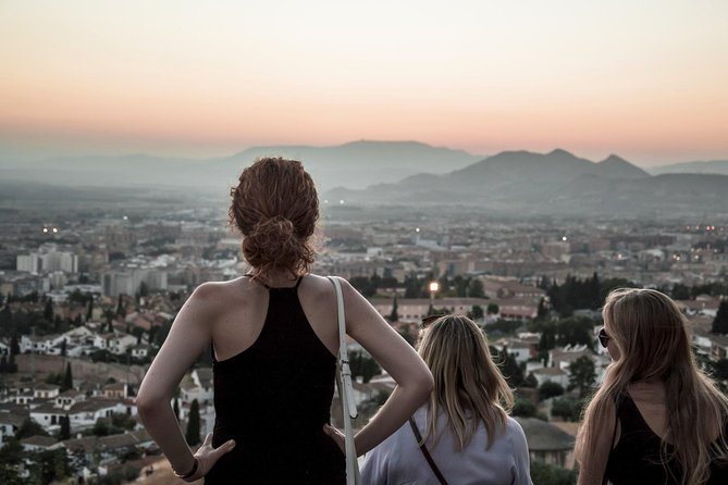 Night Adventure Tour, Play Granada Original - Sacromonte Caves: Flamenco Roots You Can Actually See