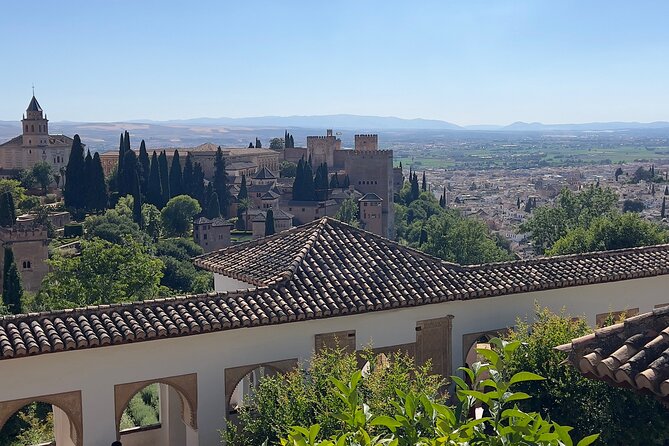 Small group visit to the Alhambra with tickets included - Logistics that actually matter on the ground