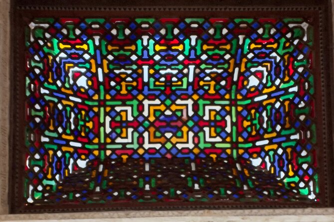 Small group visit to the Alhambra with tickets included - Stop 1: Patronato de la Alhambra y el Generalife and the water-wisdom of the gardens